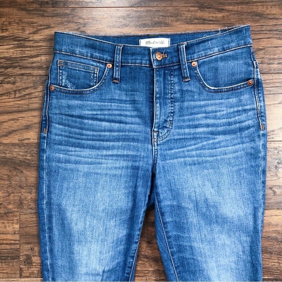 Madewell • 9" Mid-Rise Skinny Crop Jeans Delmar Wash: Eco Edition distressed - Picture 3 of 12